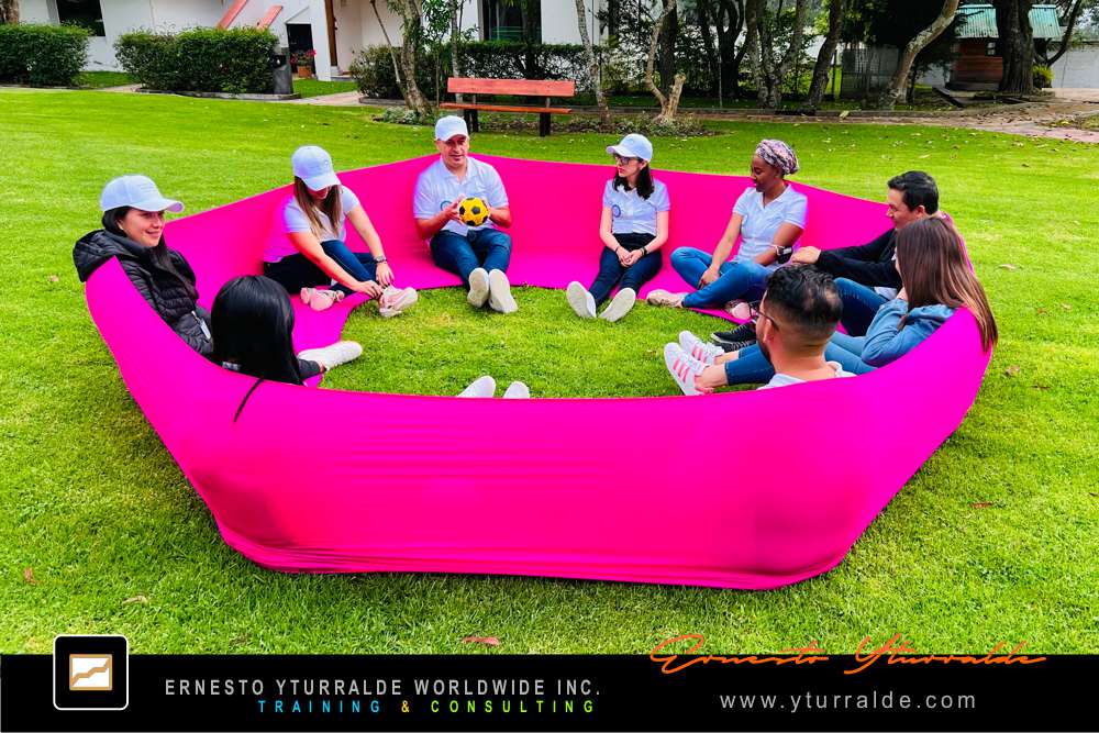 Team Building Ecuador Talleres de Cuerdas Bajas | Team Building Empresarial para el desarrollo de equipos de trabajo